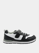 Sneakers - Black & White